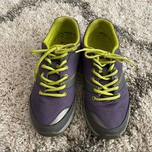 Vionic size 7 sneaker shoe